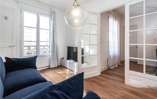 Lovely Apartment In Paris With Kitchen