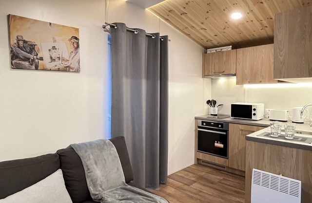 Lovely apartment in villa for 4 people with WIFI, TV and terrace