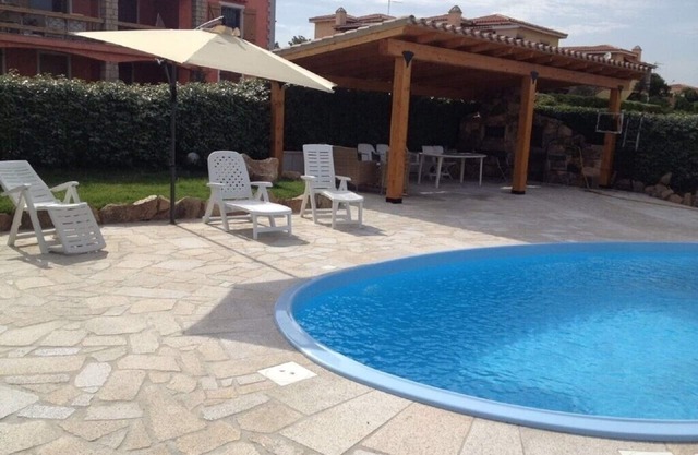 Lovely apartment with private pool 100 meters from the beach