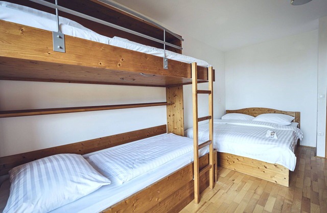Lovely apartment with pool, WIFI, TV, balcony, pets allowed, panoramic view and parking