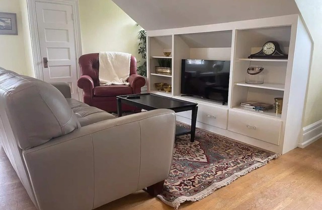 Lovely Apt #3 Historic Building Stadium District
