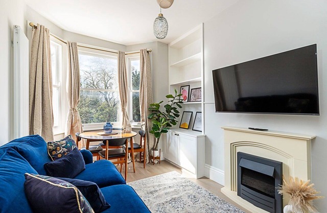 Lovely Bishops Park Flat