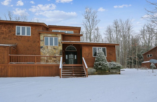Lovely Canaan Valley home offers a perfectly affordable vacation opportunity!