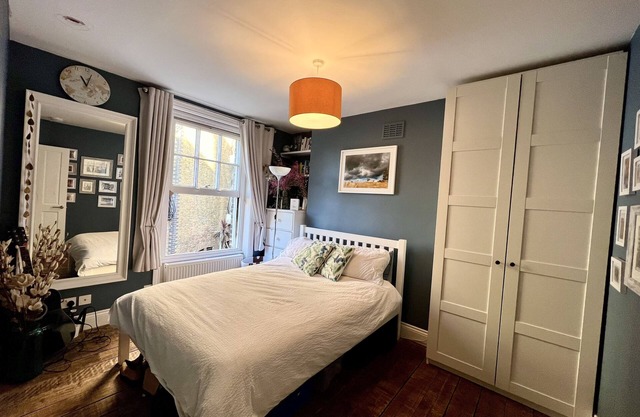 Lovely central one bedroom flat with outdoor space, Kennington