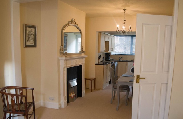 Lovely, comfortable 3 bedroom Victorian Terraced House in downtown location
