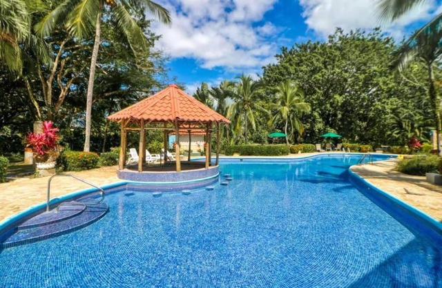 Lovely Condo closed to Manuel Antonio beach