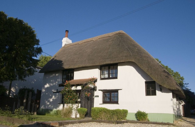 Lovely cottage & garden. 5 min drive from Paultons Park, home of Peppa Pig