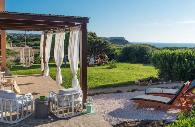 Lovely cottage with sea views, walking distance from beaches: Casa Ginepro