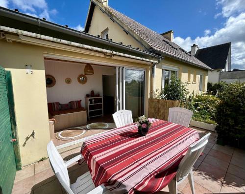 Lovely family house near the sea for 8