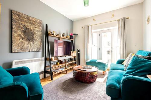 Lovely Harbourside Apartment with Free Parking