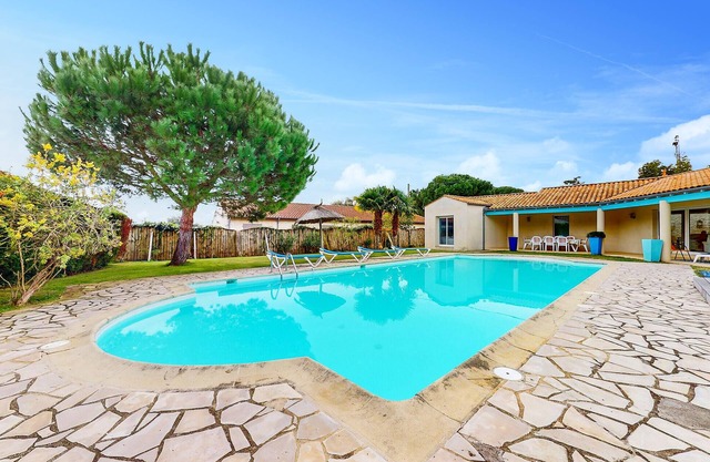 Lovely home in Meschers-sur-Gironde