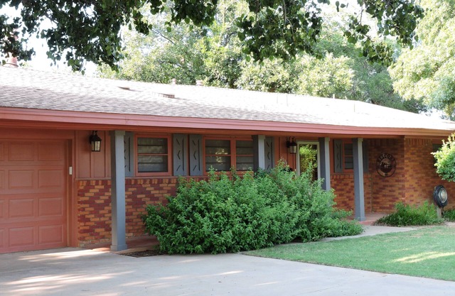 Lovely home - big enough for everyone, cozy enough for two!