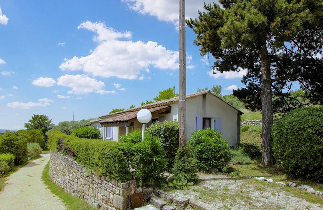 Lovely home in Bessas