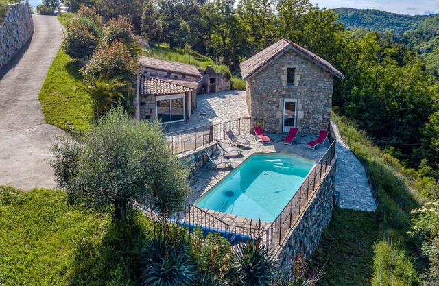 Lovely home in Pont de Labeaume