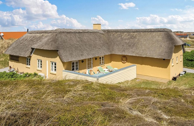 Lovely home in Hvide Sande with sauna