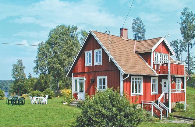 Lovely home in Knäred with lake view