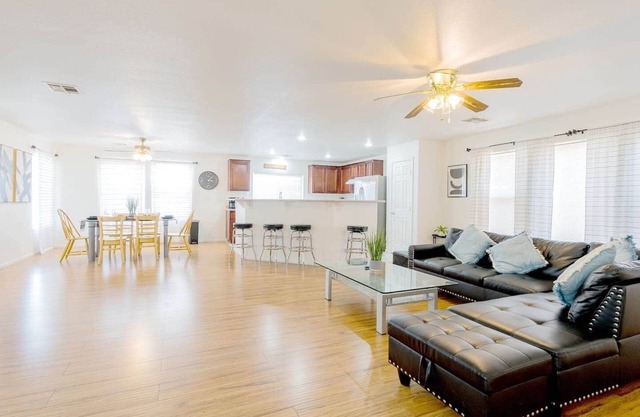 Lovely home in Las Vegas 4 bed