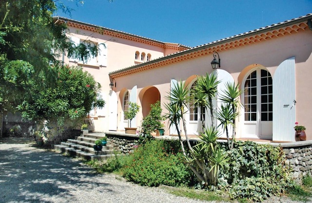 Lovely home in Montélimar with kitchen