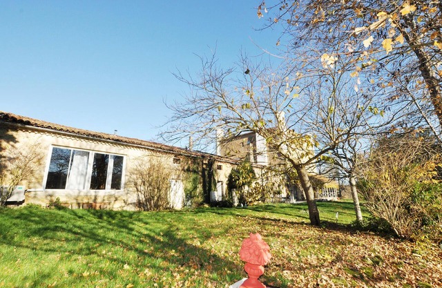Lovely home in Pech-Luna with WiFi