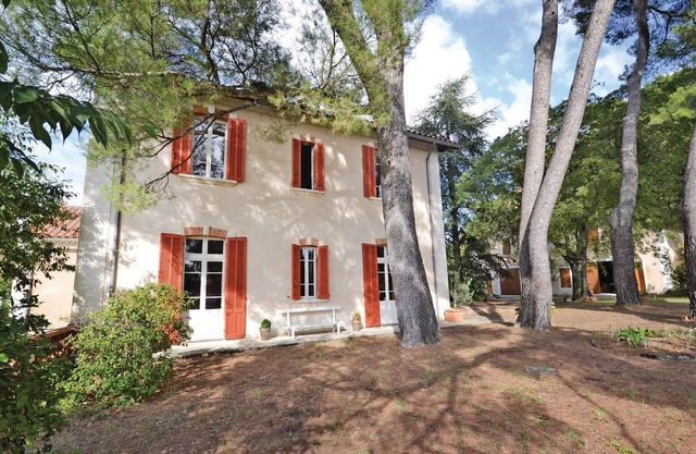 Lovely home in Puymeras with kitchen