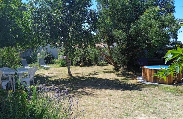 Lovely house with jacuzzi 500m from town center