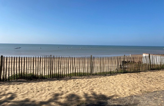 Lovely House Facing the Beach - 3 Bedrooms in La Tranche-sur-Mer