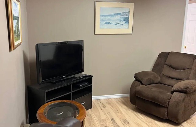 Lovely One bedroom unit, close to Stephenvillenn