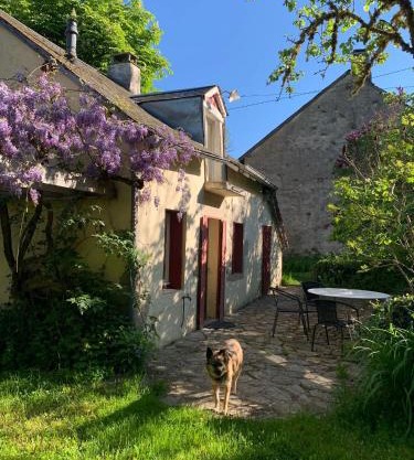Lovely rural and quiet farmhouse with natural swimming lake