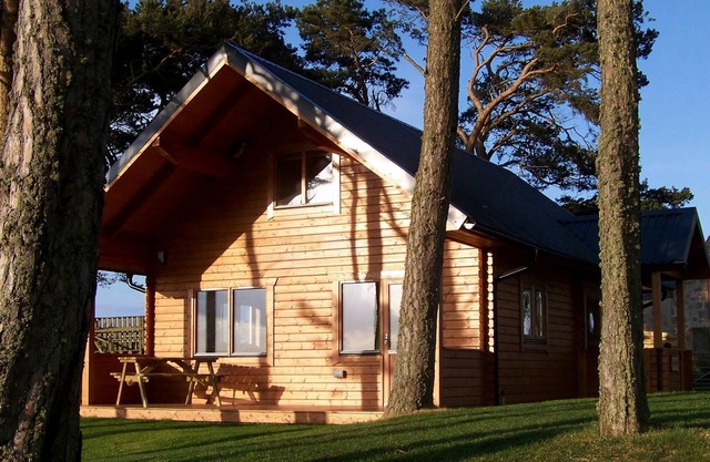 Lovely rural location under a mile from a stunning sandy beach in Shandwick.