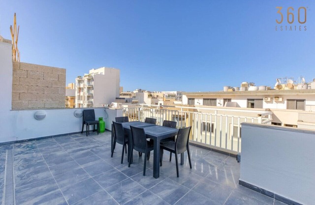 Lovely & Spacious 3BR Penthouse in central Swieqi