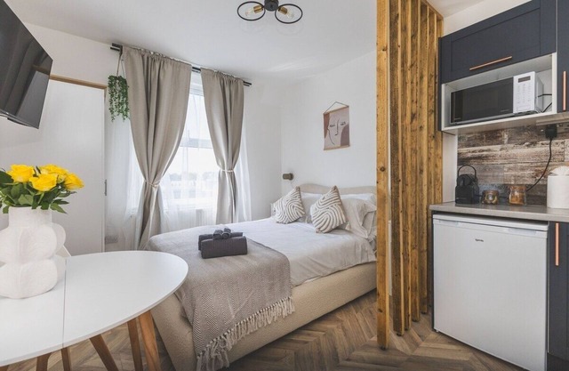 Lovely studio flat in Kilburn w/great connections