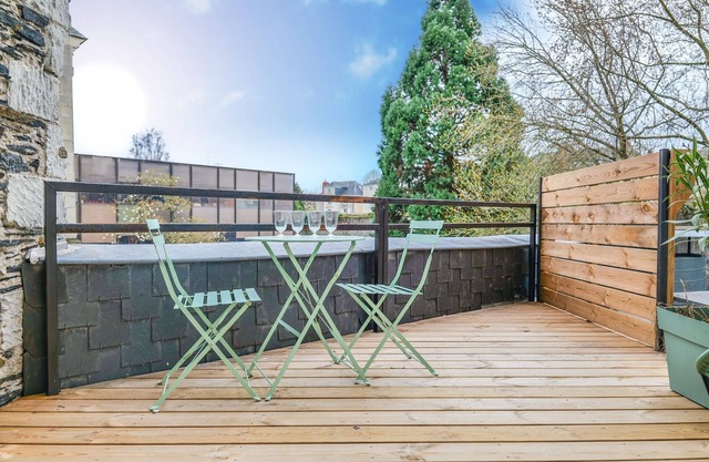 Lovely Studio with Terrace - City Center - Sleeps 2