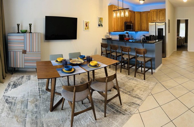 Lovely townhouse with parking on the Gulf Coast