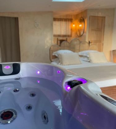 Loveness Suite & Spa