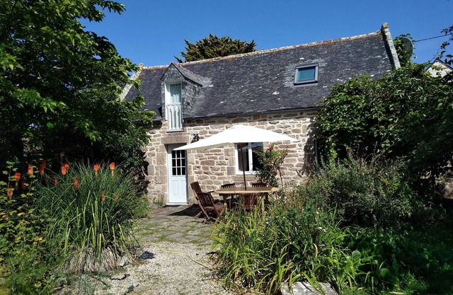 Lower rates May/June 2025 Seaside gite. Beach within walking distance.