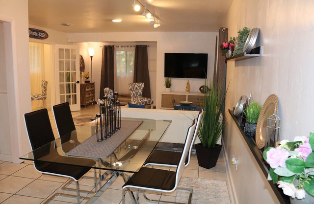 LOWEST PRICE 4 SPRING BREAK HOME! GABLES, UM, MIA AIRPORT, MIAMI BEACH, DOWNTOWN