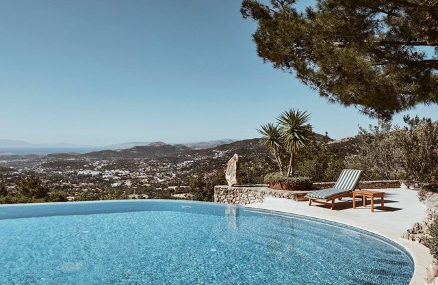 lrwwide.com villa Ray Spacious,Luxurious,Contemporary,Swimming pool ,Gym,Jacuzzi