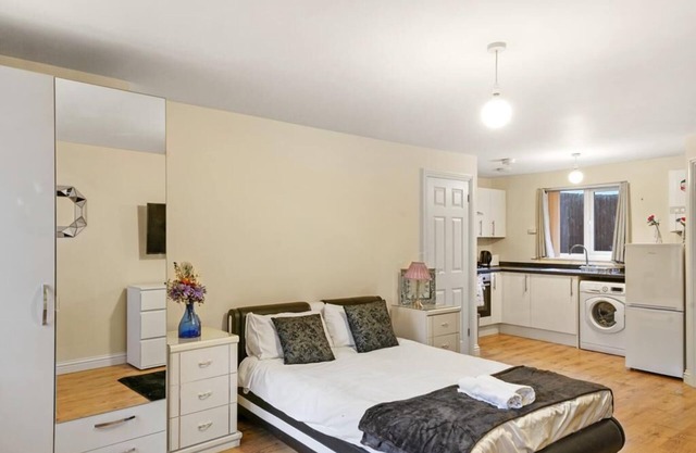 LT Properties Lovely Studio Apartment