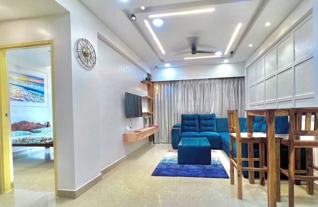 Lux 2 BHK with Pool, Garden, Gym, Beach-5min walk