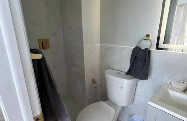 LUX 4- Cozy 1-bed 1bath w/WiFi, AC in a beautiful neighborhood in Nassau city