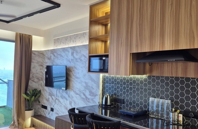 Lux By ZenithSuites - River View Studio In Noida
