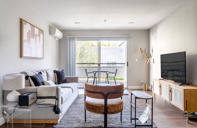 Lux Mountain View 1BR w/Gym, Pool, Parking, near Transit, by Blueground