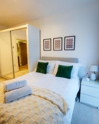 Lux Room to London Eye