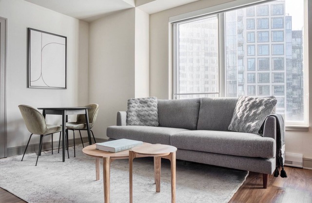 Lux Seaport 1BR w/Gym on Harbor by Blueground