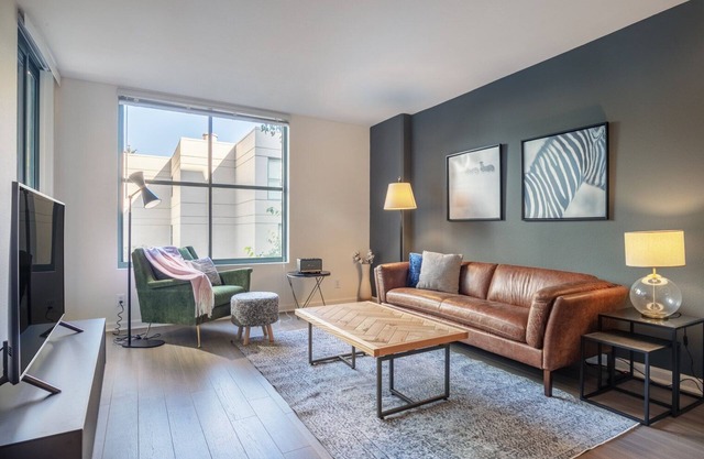 Lux South Beach 1BR w/Gym, Pool, Spa, near Muni, by Blueground