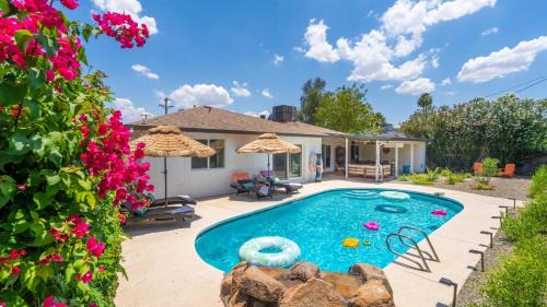 Luxe Cabana-inspired Stay W Pool