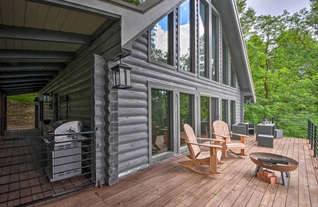 Luxe Jasper Cabin w/Deck + Blue Ridge Mtn Views!