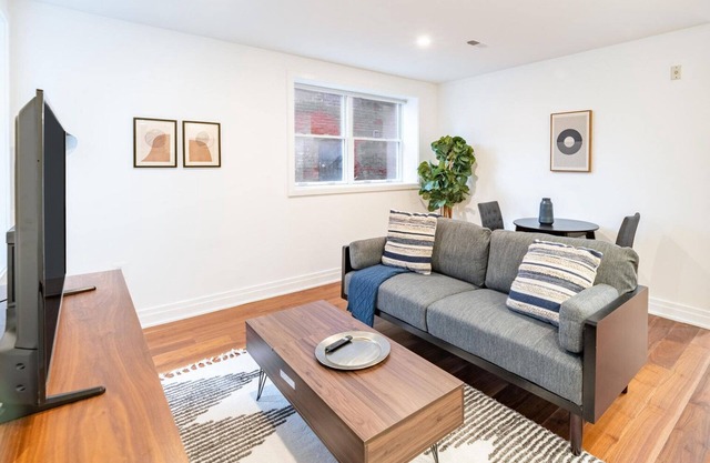 Luxe Logan Circle 1BR w/W/D, nr Park, Bus Stops & Dining, by Blueground