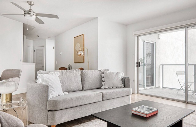 Luxe Redondo Beach 1BR w/Pool, Gym & W/D, walk to Beach, by Blueground