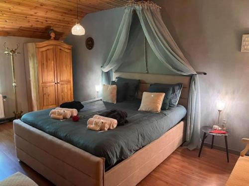 luxe vakantiewoning met jacuzzi en sauna Forêt d'Animaux